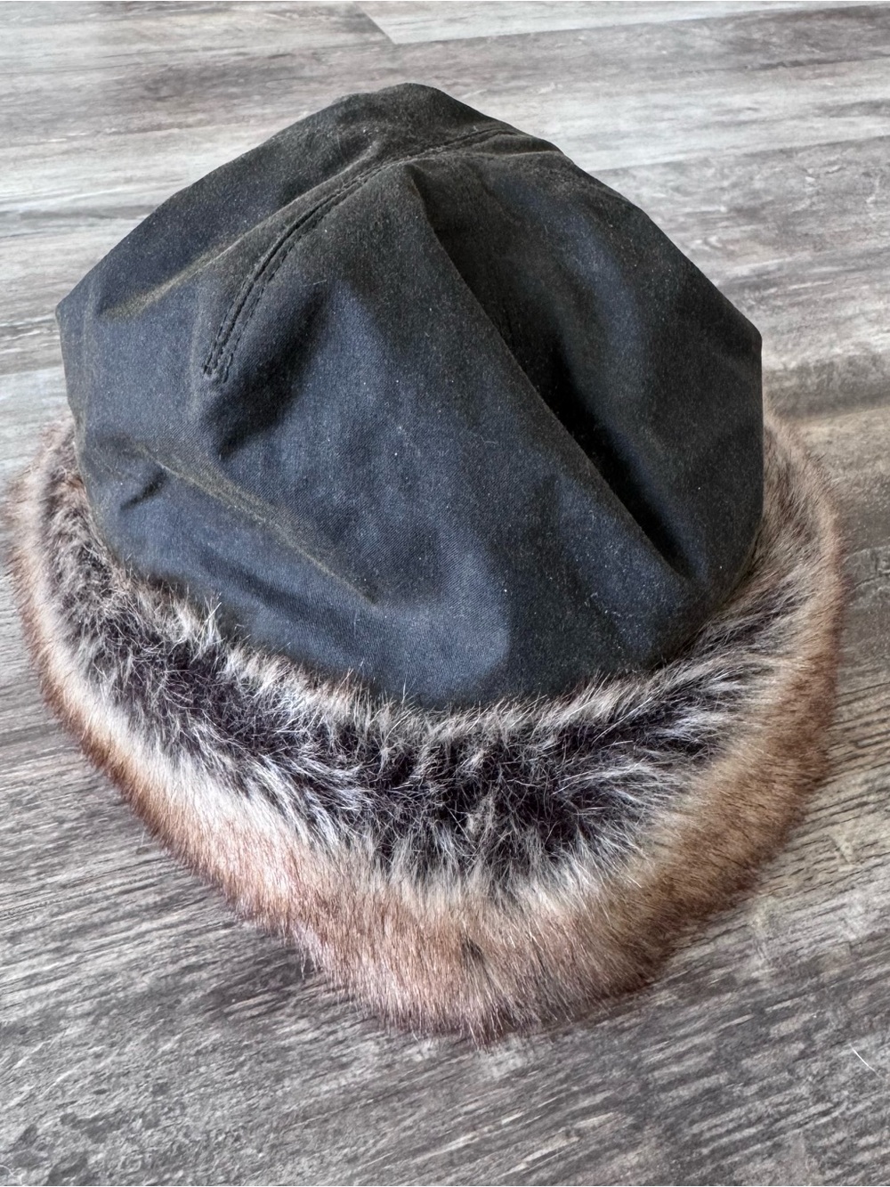 NWOT! Barbour Ambush Hat Winter Cap with Brown Fur Trim